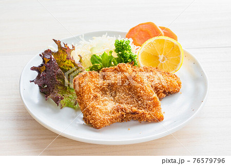魚のフライ パンガシウス 魚のフライ パンガシウス 76579796