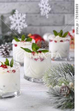 White Christmas mojito White Christmas mojito 76586869