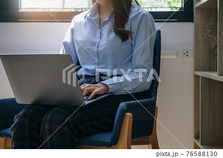 Mock up tablet showing electronic news. Online news article on laptop screen. Mock up tablet showing electronic news. Online news article on laptop screen. 76588130