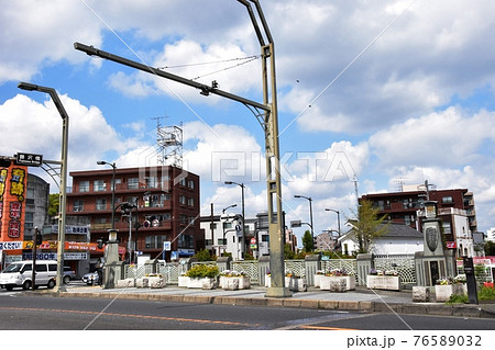 神奈川県藤沢市 境川の藤沢橋と町並み 神奈川県藤沢市 境川の藤沢橋と町並み 76589032