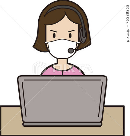 パソコン入力をしながら電話応対をするピンクの服の代 30代女性 コールセンター マスク 怒り顔のイラスト素材
