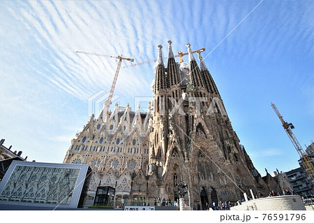 スペイン・バルセロナの世界遺産サグラダファミリア～生誕のファザード～ 76591796