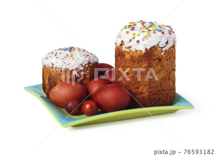Easter cakes and eggs 76593182