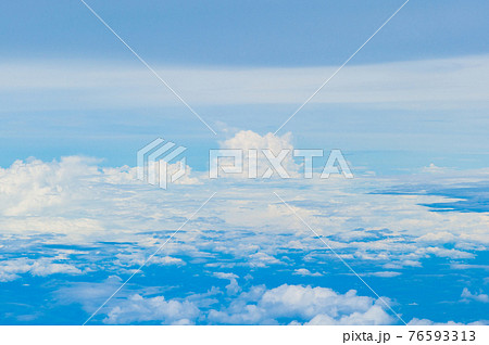 雲の絨毯 飛行機からの空撮の写真素材