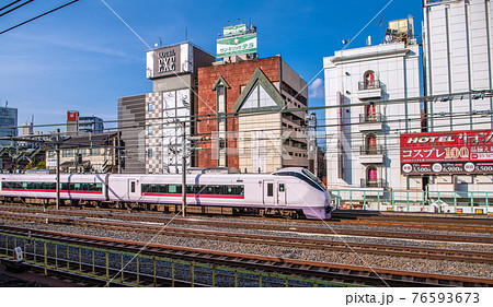 日本の東京都市景観 鶯谷駅前のホテル街などを望む 日本の東京都市景観 鶯谷駅前のホテル街などを望む 76593673