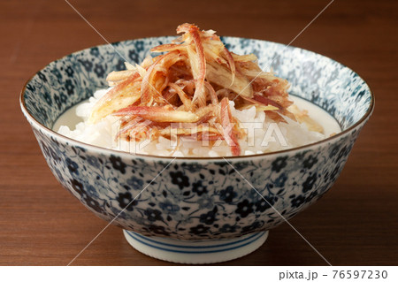 ミョウガのおかか和えとご飯 ミョウガのおかか和えとご飯 76597230