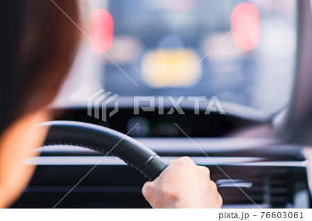 カーシェアを利用して買物に行く 【カーライフ 日常】 カーシェアを利用して買物に行く 【カーライフ 日常】 76603061