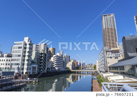 浮庭橋から幸町・南堀江の方を向いた風景　早朝【大阪市西区】 76607231