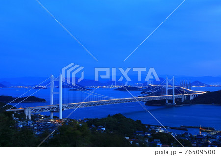 鷲羽山展望台から見た瀬戸大橋夕景 76609500