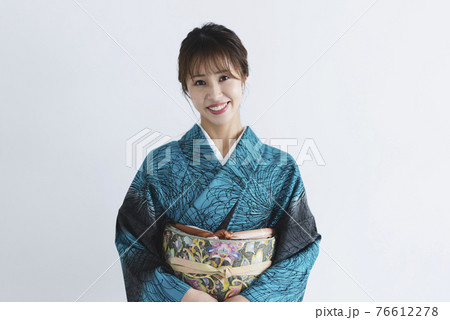着物の女性 着物の女性 76612278