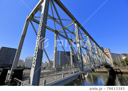 東京 天王洲アイルの都市風景 天王洲ふれあい橋 東京 天王洲アイルの都市風景 天王洲ふれあい橋 76613383