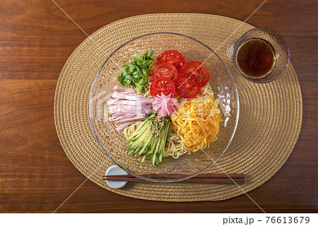 冷やし中華 76613679