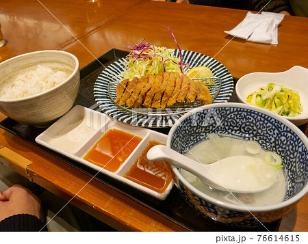 牛カツ定食 76614615