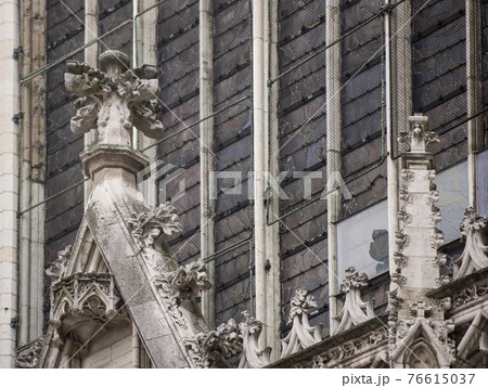 Cathedral of St. Michael and Gudule in cloudy weather 76615037