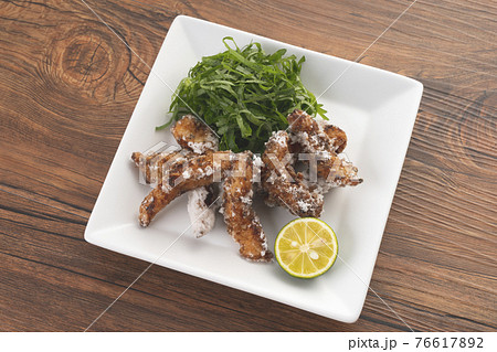家族みんなで食べれるイサキのから揚げ ほくほくやわらか♪ 家族みんなで食べれるイサキのから揚げ ほくほくやわらか♪ 76617892