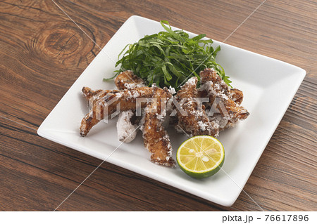 家族みんなで食べれるイサキのから揚げ　ほくほくやわらか♪ 76617896