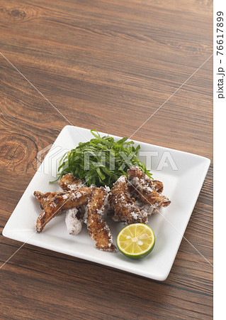 家族みんなで食べれるイサキのから揚げ　ほくほくやわらか♪ 76617899