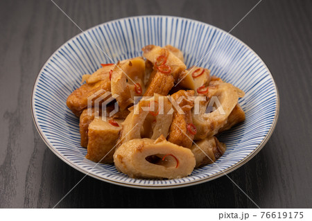 さつま揚げと竹輪の煮物 76619175