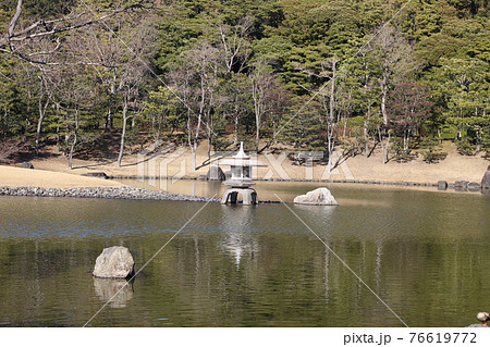 万博記念公園　園内の風景　春　【大阪府】 76619772