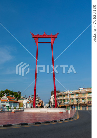 Giant swing or Sao Ching Cha the famous beautiful landmark of Bangkok, Thailand Giant swing or Sao Ching Cha the famous beautiful landmark of Bangkok, Thailand 76623180