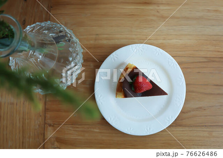 basque burnt cheesecake, burnt cheesecake with straberry basque burnt cheesecake, burnt cheesecake with straberry 76626486