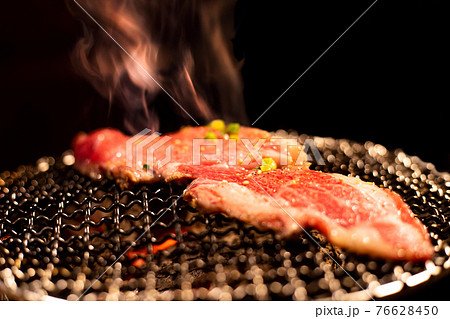 黒毛和牛　炭火焼肉 76628450