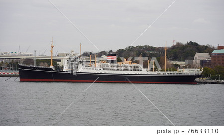 横浜港、山下公園と氷川丸 横浜港、山下公園と氷川丸 76633110