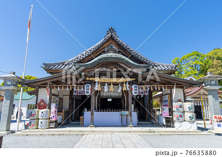春、新緑の曩祖八幡宮（のうそはちまんぐう）　福岡県飯塚市 76635880