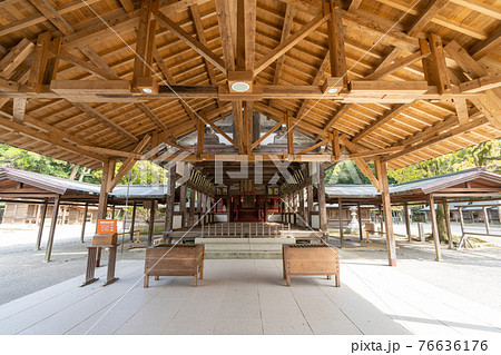 新緑の宗像大社　福岡県宗像市 76636176