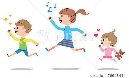 元気に飛び跳ねる3人の子供達のイラストのイラスト素材