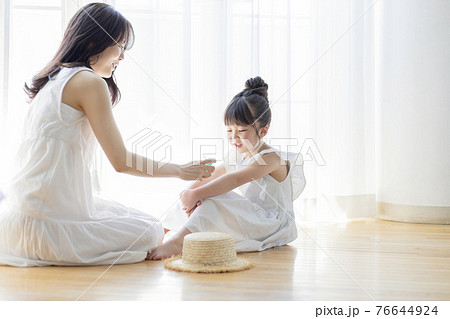 親子　スキンケア　ビューティー 76644924