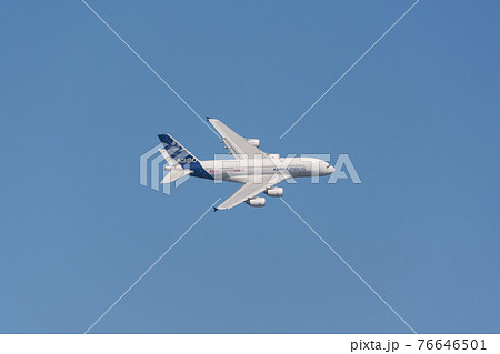 エアバスA380試験機旋回 エアバスA380試験機旋回 76646501