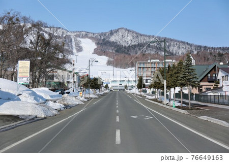 北海道の風景「富良野北の峰町・富良野スキー場」 76649163
