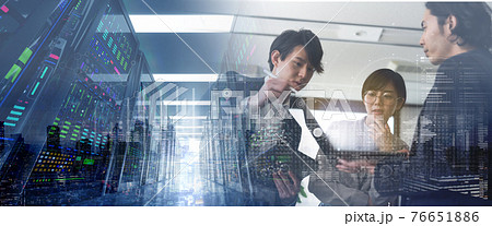 会社で働くビジネスパーソン 会社で働くビジネスパーソン 76651886