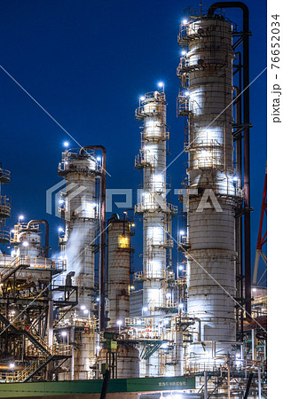 茨城県 鹿島臨海工業地帯 工場夜景の写真素材 76652034 Pixta