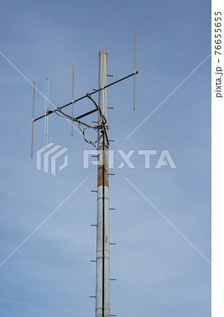 電柱に設置された五素子八木アンテナの写真素材 [76655655] - PIXTA