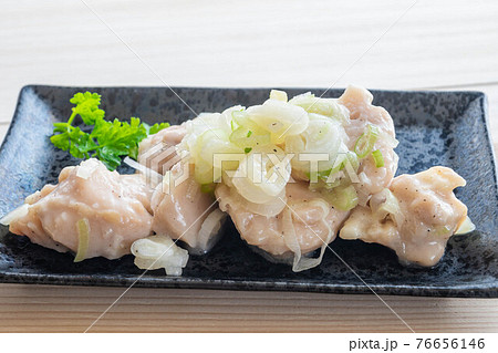 鶏のネギ塩だれ焼き 76656146