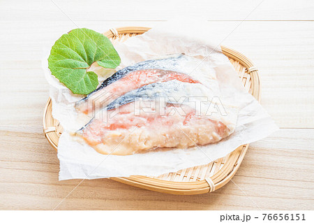 鮭の粕漬け 76656151