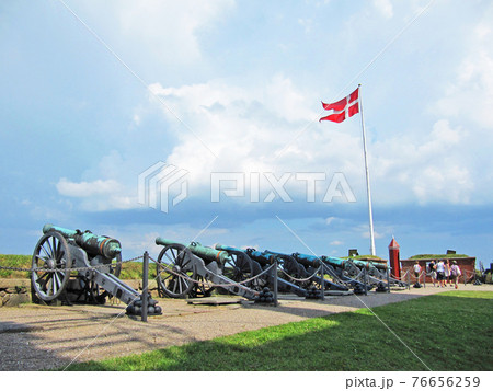 クロンボー城壁に並ぶ大砲, ヘルシンゲル, シェラン島, デンマーク 76656259