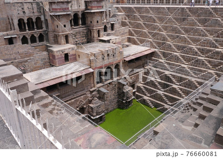 インドラジャスタン州の階段井戸Chand Baori 76660081