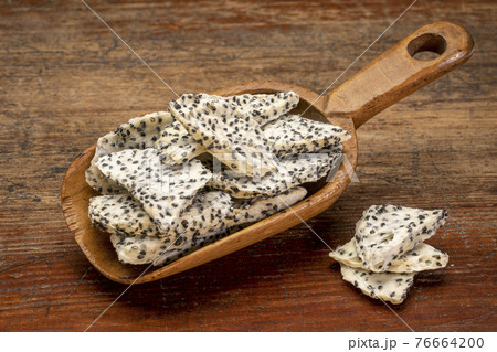 dried white dragon fruit (pitaya) 76664200