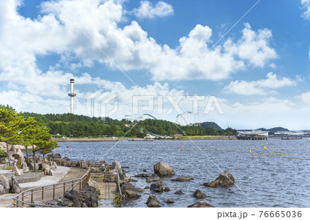 [神奈川・横浜] 海の公園の磯場と八景島シーパラダイス。 76665036
