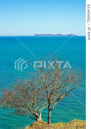 断崖から望む大黒島・厚岸町苫多 76669418