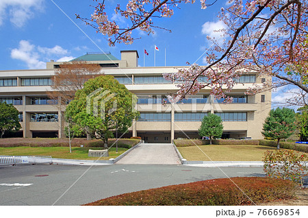 山口県の行政機関山口県庁の山口県議会棟 76669854