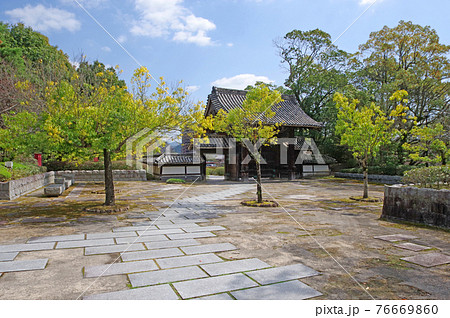 山口県指定重要文化財の本瓦葺き旧山口藩庁門 山口県指定重要文化財の本瓦葺き旧山口藩庁門 76669860