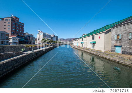 小樽運河の街並み 76671718