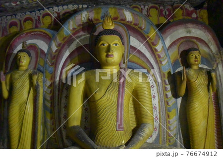 ダンブッラ 黄金寺院 ダンブッラ 黄金寺院 76674912