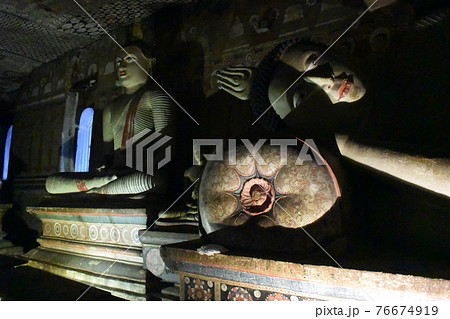 ダンブッラ 黄金寺院 ダンブッラ 黄金寺院 76674919