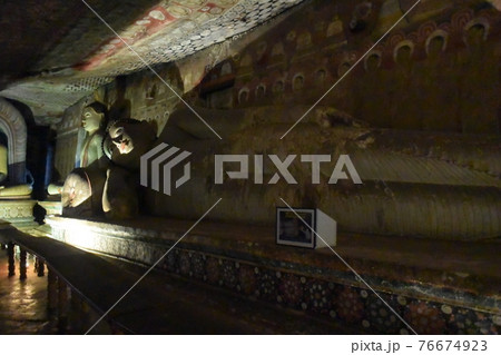 ダンブッラ 黄金寺院 ダンブッラ 黄金寺院 76674923