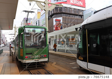 昼の札幌市電 すすきの 札幌市 北海道の写真素材